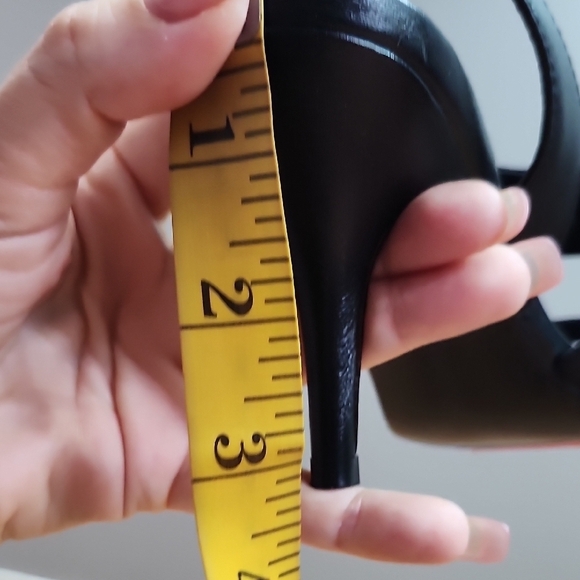 NWOT CHARLES DAVID Black leather upper strappy heeled sandals - Picture 9 of 10